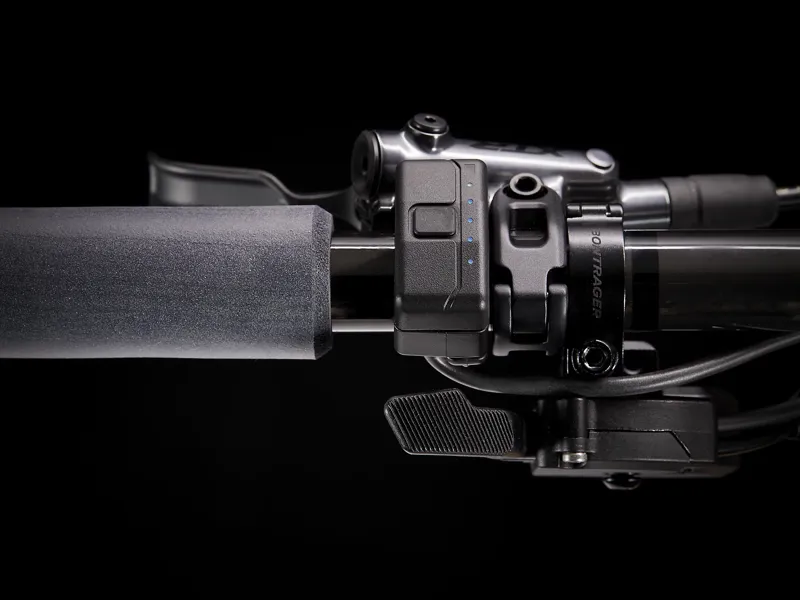 2021 Trek E-Caliber 9.9 XTR Electric Mountain Bike Blue Smoke and Coral-4